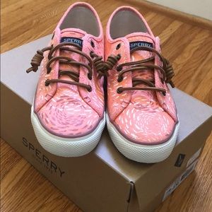 Sperry Fish Circle Sneakers